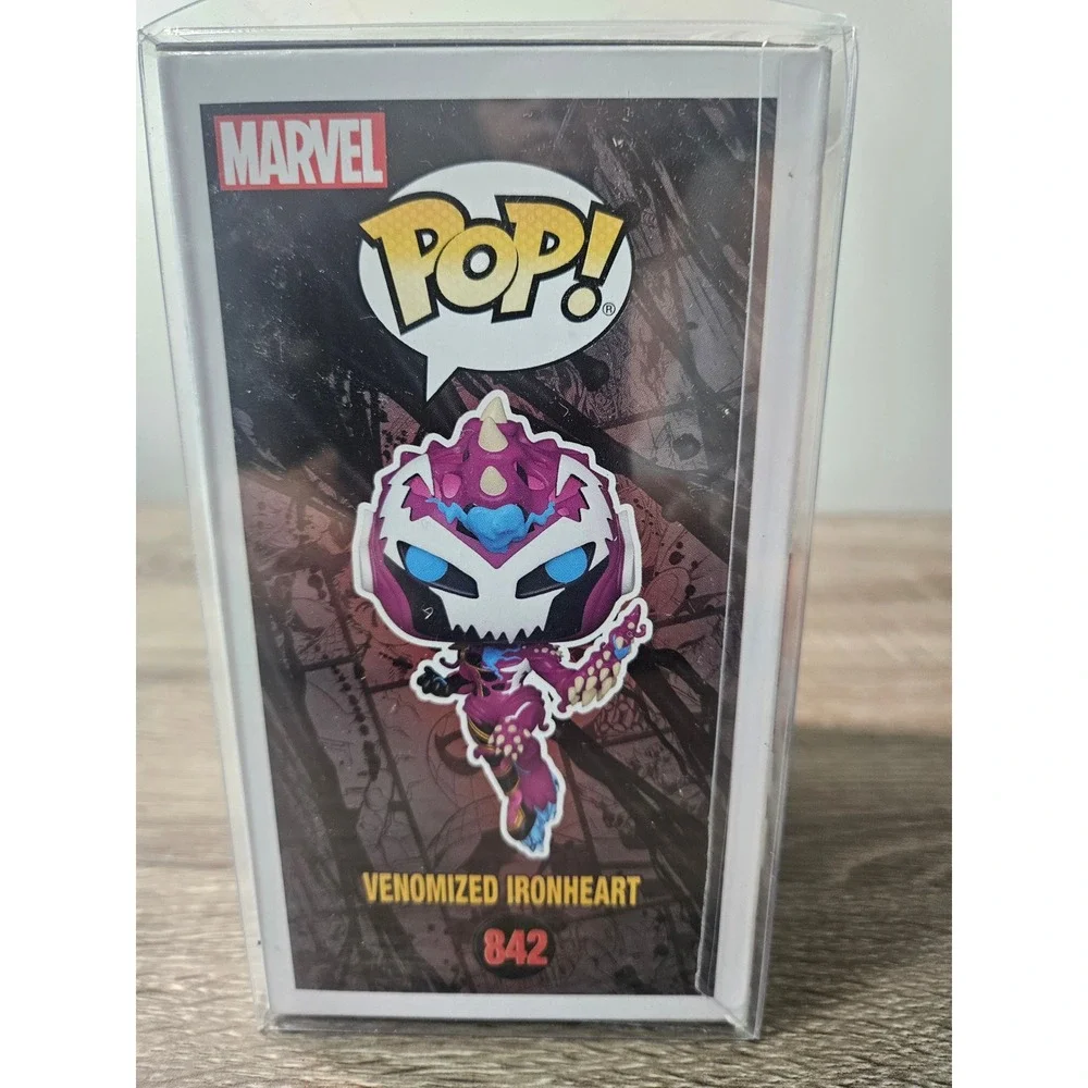 Funko Pop! Vinyl: Marvel - Venomized Ironheart 842 (Chase) (Glows in the Dark)